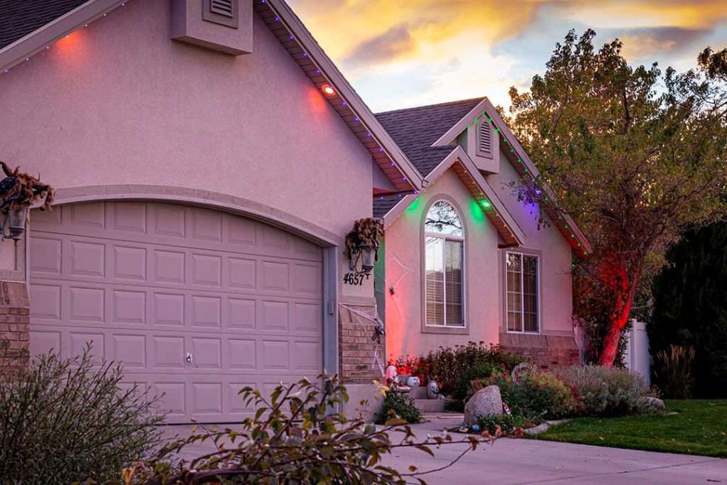 downlighting holiday lighting